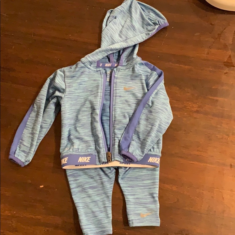 Nike 12m 2pc set